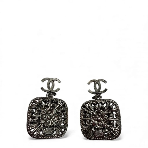 Chanel Silver Toned Filigree Frame and Black Square Stone 2009 Drop Earrings - Picture 2 of 5